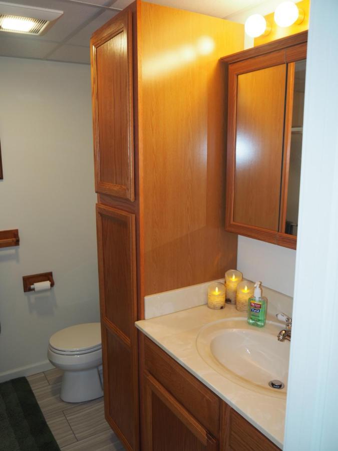 Benzonia New! The Blessing - A Cute And Cozy Apartment! מראה חיצוני תמונה